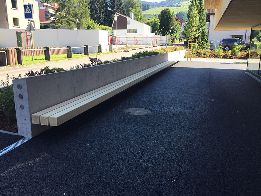 Sichtbeton Holzbank Web.jpg